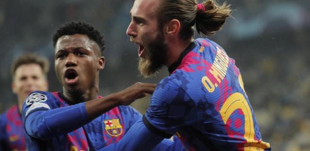 世界杯高清赛事直播地址-梁宏业：德容说巴萨缺乏性格？其实就是没种